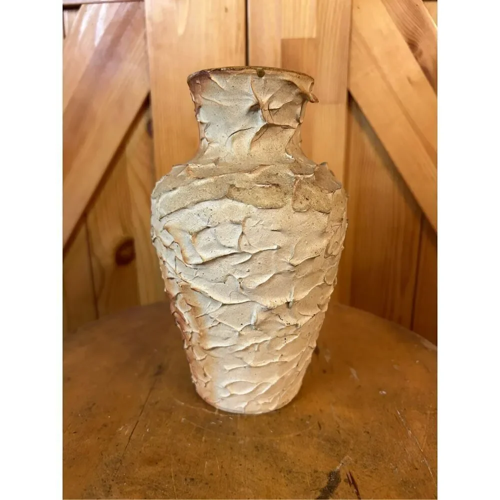 Vintage textured vase fade in/out contrast color (8238)￼